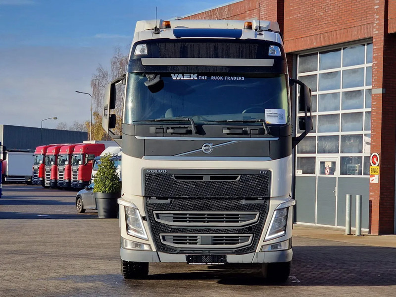 Volvo FH 13.500 Globetrotter 6x2 - PTO/Hydraulic - Steel/Air - Euro 6 - Fridge - Tractor: foto 2 Volvo FH 13.500 Globetrotter 6x2 - PTO/Hydraulic - Steel/Air - Euro 6 - Fridge - Tractor: foto 2