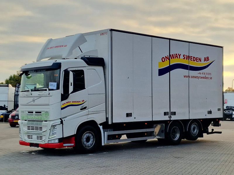 Volvo FH 13.460 lowroof 6x2 - Box with Sidedoors - 480 WB - Full air - Caminhão furgão: foto 3 Volvo FH 13.460 lowroof 6x2 - Box with Sidedoors - 480 WB - Full air - Caminhão furgão: foto 3
