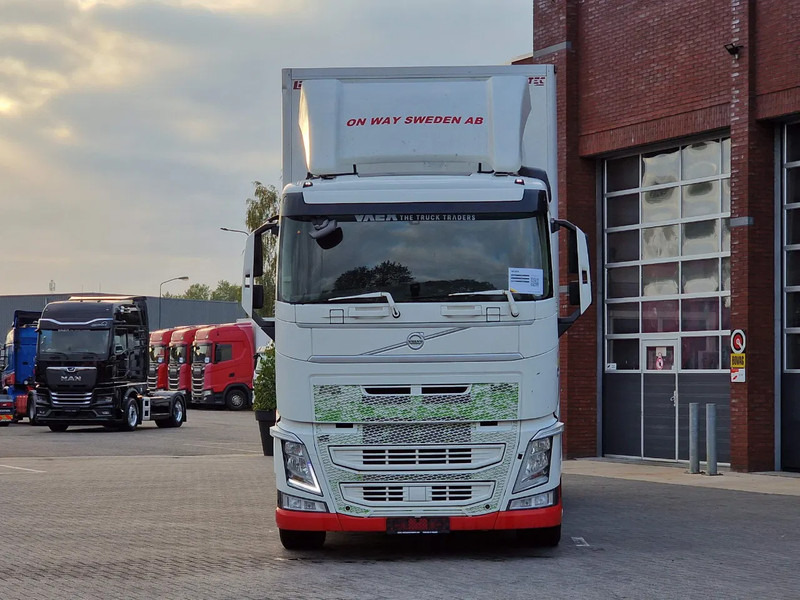 Volvo FH 13.460 lowroof 6x2 - Box with Sidedoors - 480 WB - Full air - Caminhão furgão: foto 2 Volvo FH 13.460 lowroof 6x2 - Box with Sidedoors - 480 WB - Full air - Caminhão furgão: foto 2