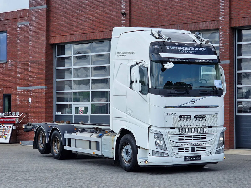 Volvo FH 13.500 Globetrotter XL 6x2 - BDF - Retarder - I parkcool - Full air - 4.90 WB - Caminhão transportador de contêineres/ Caixa móvel: foto 1 Volvo FH 13.500 Globetrotter XL 6x2 - BDF - Retarder - I parkcool - Full air - 4.90 WB - Caminhão transportador de contêineres/ Caixa móvel: foto 1