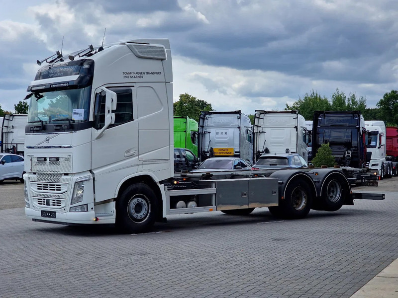 Volvo FH 13.500 Globetrotter XL 6x2 - BDF - Retarder - I parkcool - Full air - 4.90 WB - Caminhão transportador de contêineres/ Caixa móvel: foto 3 Volvo FH 13.500 Globetrotter XL 6x2 - BDF - Retarder - I parkcool - Full air - 4.90 WB - Caminhão transportador de contêineres/ Caixa móvel: foto 3