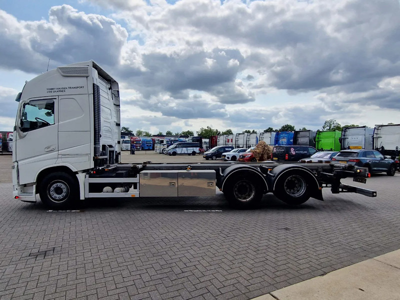 Volvo FH 13.500 Globetrotter XL 6x2 - BDF - Retarder - I parkcool - Full air - 4.90 WB - Caminhão transportador de contêineres/ Caixa móvel: foto 4 Volvo FH 13.500 Globetrotter XL 6x2 - BDF - Retarder - I parkcool - Full air - 4.90 WB - Caminhão transportador de contêineres/ Caixa móvel: foto 4