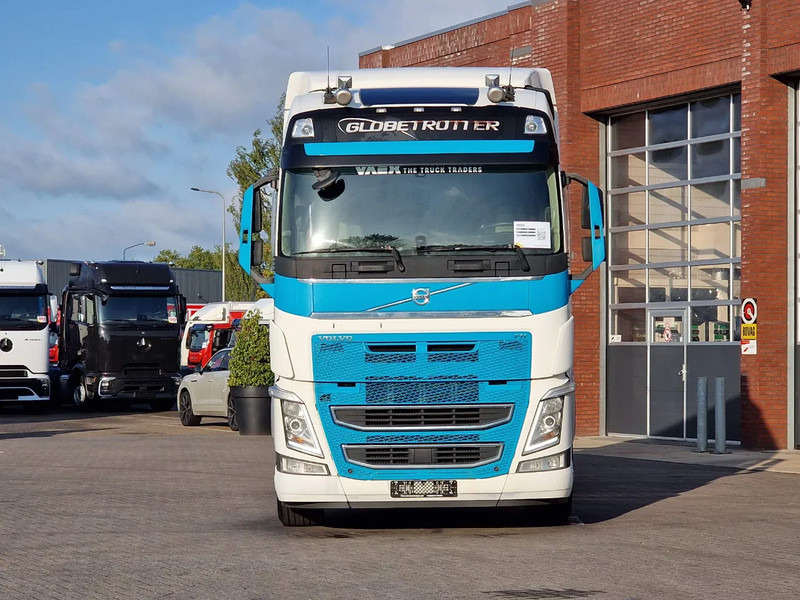 Volvo FH 13.540 Globetrotter 6x2 - BDF - 4.90 WB - Full air - VEB + - Caminhão transportador de contêineres/ Caixa móvel: foto 2 Volvo FH 13.540 Globetrotter 6x2 - BDF - 4.90 WB - Full air - VEB + - Caminhão transportador de contêineres/ Caixa móvel: foto 2