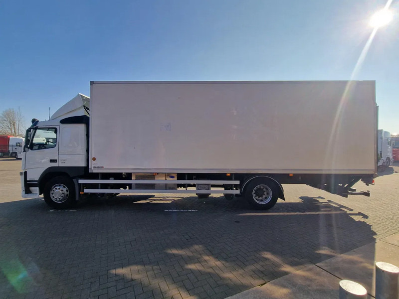 Volvo FM 330 4x2 - Carrier MT 18 Frigo - Loadlift - Full air - Sleepercab - Caminhão frigorífico: foto 4 Volvo FM 330 4x2 - Carrier MT 18 Frigo - Loadlift - Full air - Sleepercab - Caminhão frigorífico: foto 4