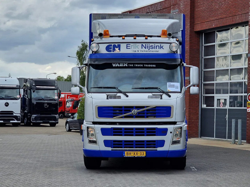 Volvo FM 380 6x2 - 2/3 stock Berdex Livestock - 54M3 - Weighbridge - I shift - Caminhão transporte de gado: foto 2 Volvo FM 380 6x2 - 2/3 stock Berdex Livestock - 54M3 - Weighbridge - I shift - Caminhão transporte de gado: foto 2