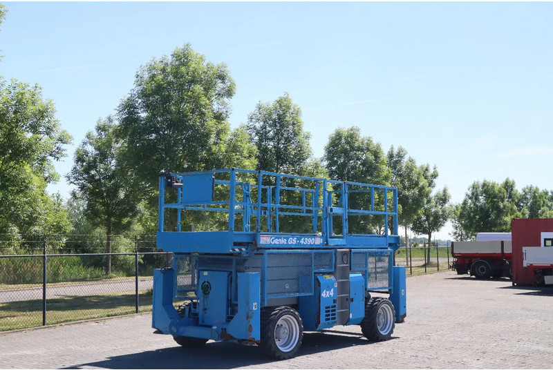 Genie GS-4390 RT | 15 METER | 680 KG - Plataforma de Tijera/ Plataforma de tesoura: foto 3 Genie GS-4390 RT | 15 METER | 680 KG - Plataforma de Tijera/ Plataforma de tesoura: foto 3