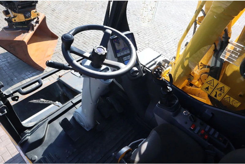 Escavadeira de rodas Komatsu PW160-11 | ENGCON TILTROTATOR | BUCKET | TRAILER HYDR.: foto 16