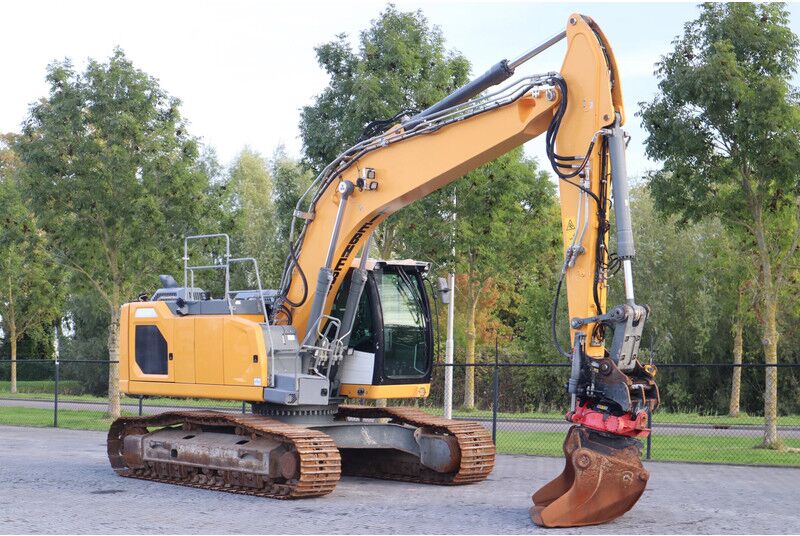 Liebherr R924 WLC | ROTOTILT R8 | BUCKET | - Escavadora de rastos: foto 5 Liebherr R924 WLC | ROTOTILT R8 | BUCKET | - Escavadora de rastos: foto 5