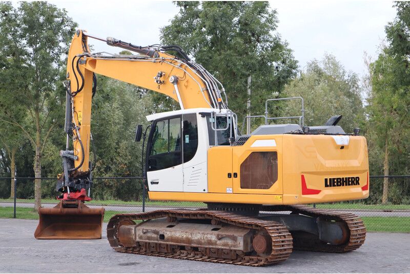 Liebherr R924 WLC | ROTOTILT R8 | BUCKET | - Escavadora de rastos: foto 3 Liebherr R924 WLC | ROTOTILT R8 | BUCKET | - Escavadora de rastos: foto 3