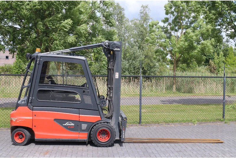 Linde E35 L-01 | DUPLEX | SIDESHIFT | POSITIONERS | LOW HOURS - Empilhadeira elétrica: foto 4 Linde E35 L-01 | DUPLEX | SIDESHIFT | POSITIONERS | LOW HOURS - Empilhadeira elétrica: foto 4