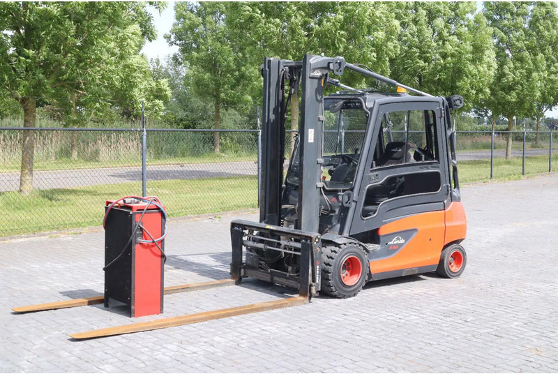 Linde E35 L-01 | DUPLEX | SIDESHIFT | POSITIONERS | LOW HOURS - Empilhadeira elétrica: foto 2 Linde E35 L-01 | DUPLEX | SIDESHIFT | POSITIONERS | LOW HOURS - Empilhadeira elétrica: foto 2