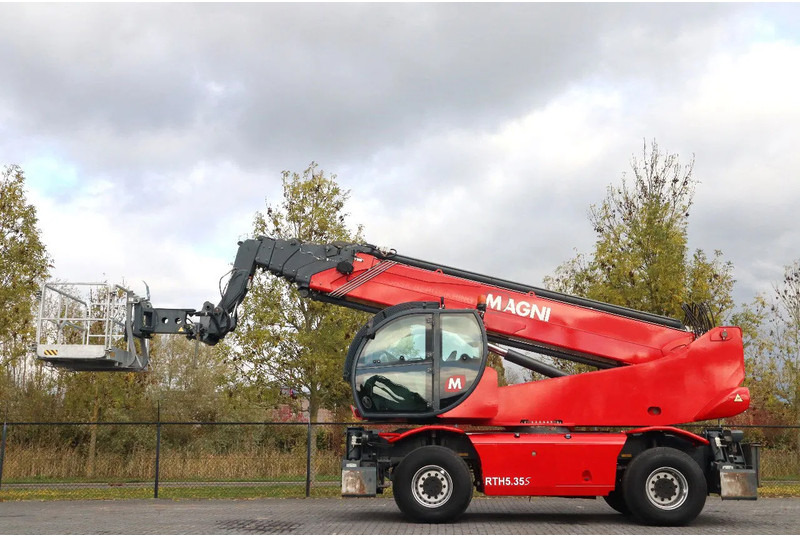 MAGNI RTH 5.35 S-M/C | WORKING PLATFORM | REMOTE | GOOD CONDITION - Empilhador telescópico: foto 1 MAGNI RTH 5.35 S-M/C | WORKING PLATFORM | REMOTE | GOOD CONDITION - Empilhador telescópico: foto 1