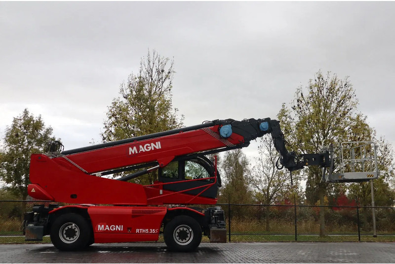 MAGNI RTH 5.35 S-M/C | WORKING PLATFORM | REMOTE | GOOD CONDITION - Empilhador telescópico: foto 4 MAGNI RTH 5.35 S-M/C | WORKING PLATFORM | REMOTE | GOOD CONDITION - Empilhador telescópico: foto 4