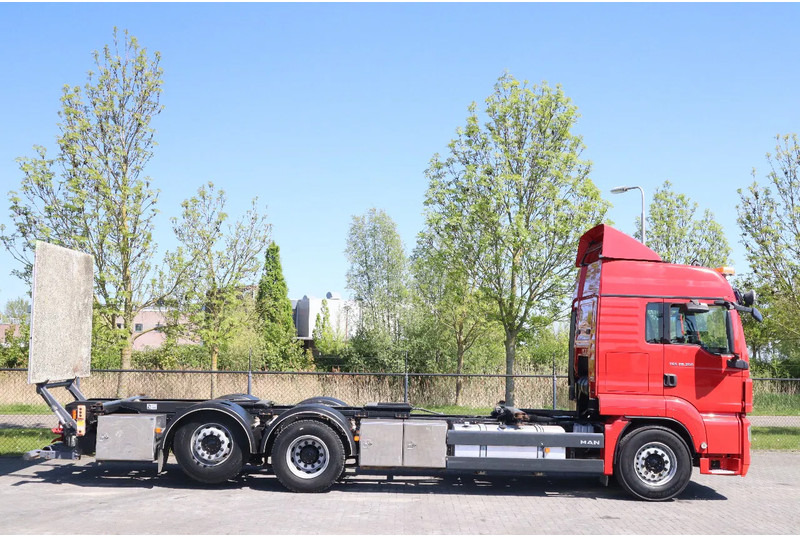 MAN TGS 26.360 | 6X2 | BDF | ONLY 80.000 KM! | EURO 5 - Caminhão transportador de contêineres/ Caixa móvel: foto 3 MAN TGS 26.360 | 6X2 | BDF | ONLY 80.000 KM! | EURO 5 - Caminhão transportador de contêineres/ Caixa móvel: foto 3