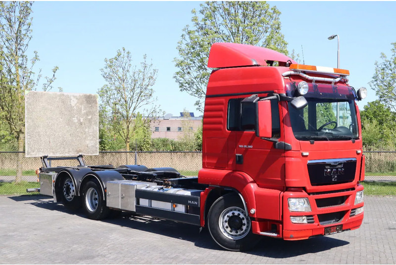 MAN TGS 26.360 | 6X2 | BDF | ONLY 80.000 KM! | EURO 5 - Caminhão transportador de contêineres/ Caixa móvel: foto 2 MAN TGS 26.360 | 6X2 | BDF | ONLY 80.000 KM! | EURO 5 - Caminhão transportador de contêineres/ Caixa móvel: foto 2