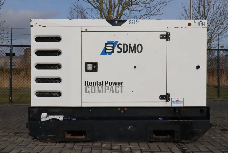 SDMO R44C3 | 44 KVA | GOOD WORKING - Gerador elétrico: foto 1 SDMO R44C3 | 44 KVA | GOOD WORKING - Gerador elétrico: foto 1