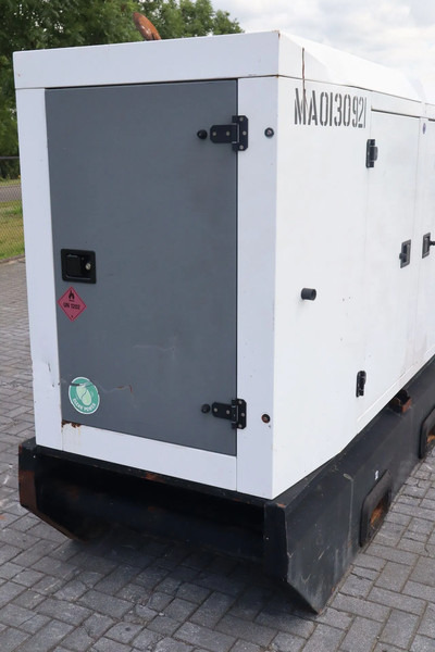SDMO R90C3 | 90 KVA | 400 V - Gerador elétrico: foto 4 SDMO R90C3 | 90 KVA | 400 V - Gerador elétrico: foto 4