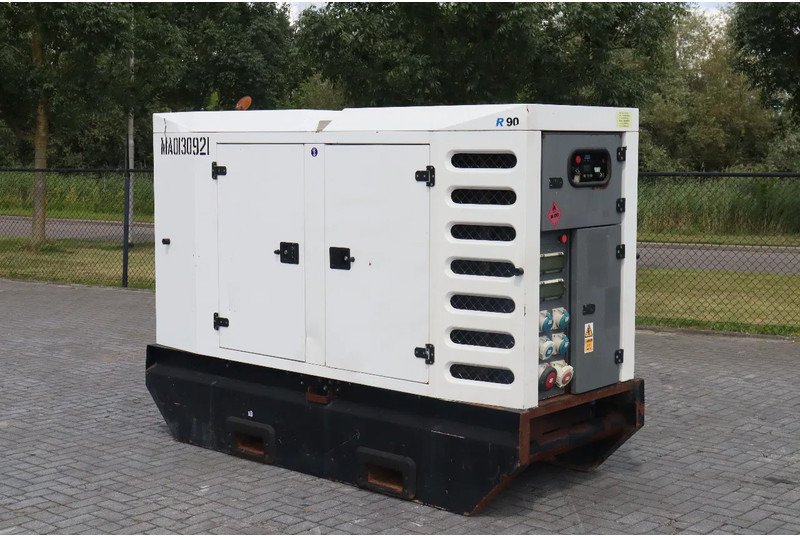 SDMO R90C3 | 90 KVA | 400 V - Gerador elétrico: foto 2 SDMO R90C3 | 90 KVA | 400 V - Gerador elétrico: foto 2