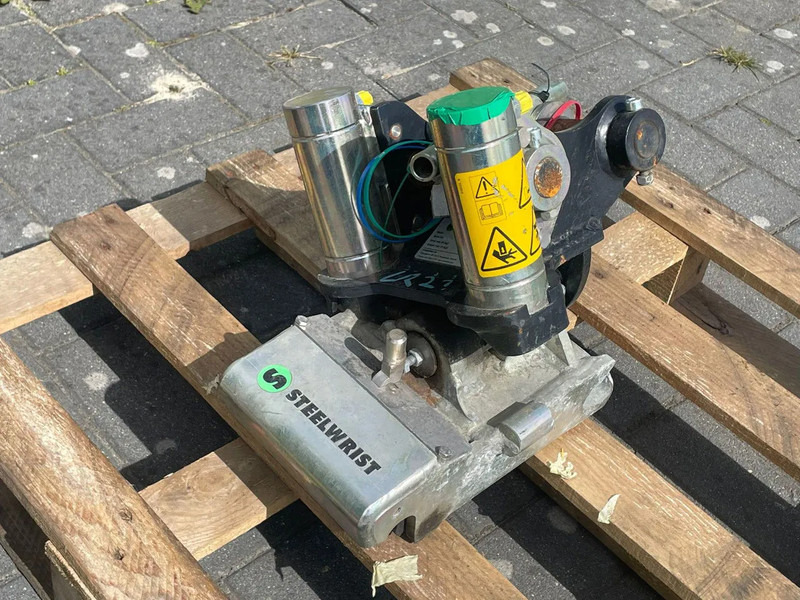 STEELWRIST TMX S30 -180HA | TILT QUICKCOUPLER | TILTING COUPLER | NEW - Tiltrotator de Máquina de construção: foto 3 STEELWRIST TMX S30 -180HA | TILT QUICKCOUPLER | TILTING COUPLER | NEW - Tiltrotator de Máquina de construção: foto 3