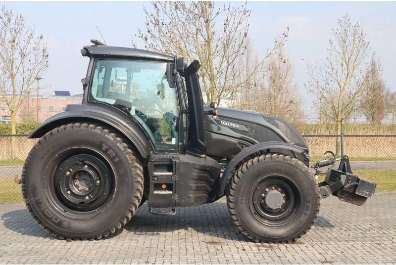 Valtra T234 D UNLIMITED | FRONT PTO | 53 KM/H | FULL OPTION - Trator: foto 4 Valtra T234 D UNLIMITED | FRONT PTO | 53 KM/H | FULL OPTION - Trator: foto 4