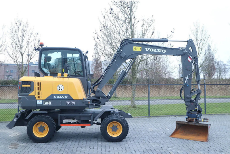 Volvo EW 60 E | DEMO | 30 KM/H | ROTOTILT + GRIPPER | BUCKET - Escavadeira de rodas: foto 4 Volvo EW 60 E | DEMO | 30 KM/H | ROTOTILT + GRIPPER | BUCKET - Escavadeira de rodas: foto 4