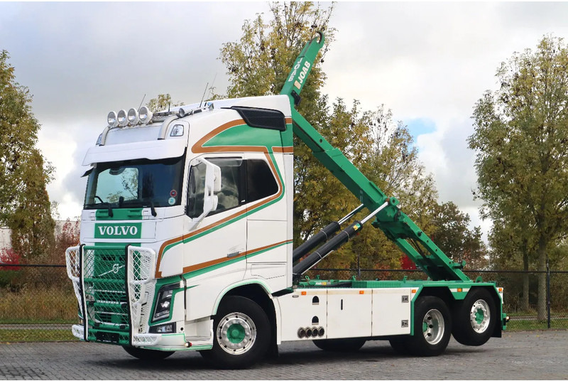 Volvo FH 16.750 | 6X2*4 | RETARDER | STEERING AXLE | JOAB HOOK | EURO 6 - Caminhão polibenne: foto 1 Volvo FH 16.750 | 6X2*4 | RETARDER | STEERING AXLE | JOAB HOOK | EURO 6 - Caminhão polibenne: foto 1