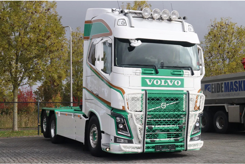 Volvo FH 16.750 | 6X2*4 | RETARDER | STEERING AXLE | JOAB HOOK | EURO 6 - Caminhão polibenne: foto 2 Volvo FH 16.750 | 6X2*4 | RETARDER | STEERING AXLE | JOAB HOOK | EURO 6 - Caminhão polibenne: foto 2