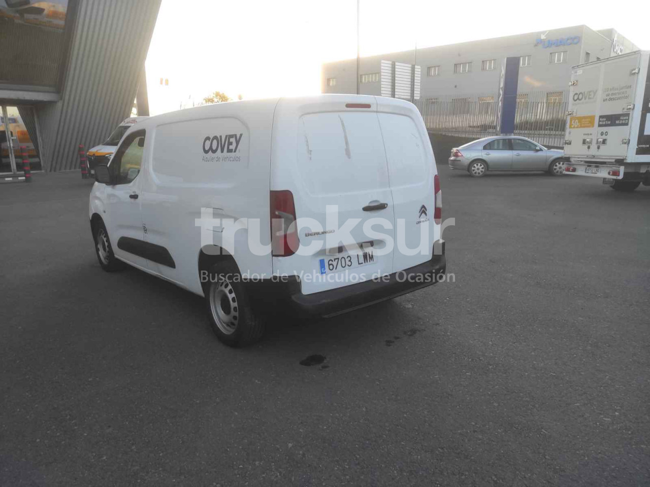 CITROEN BERLINGO XL - Carrinha de contentor: foto 2 CITROEN BERLINGO XL - Carrinha de contentor: foto 2