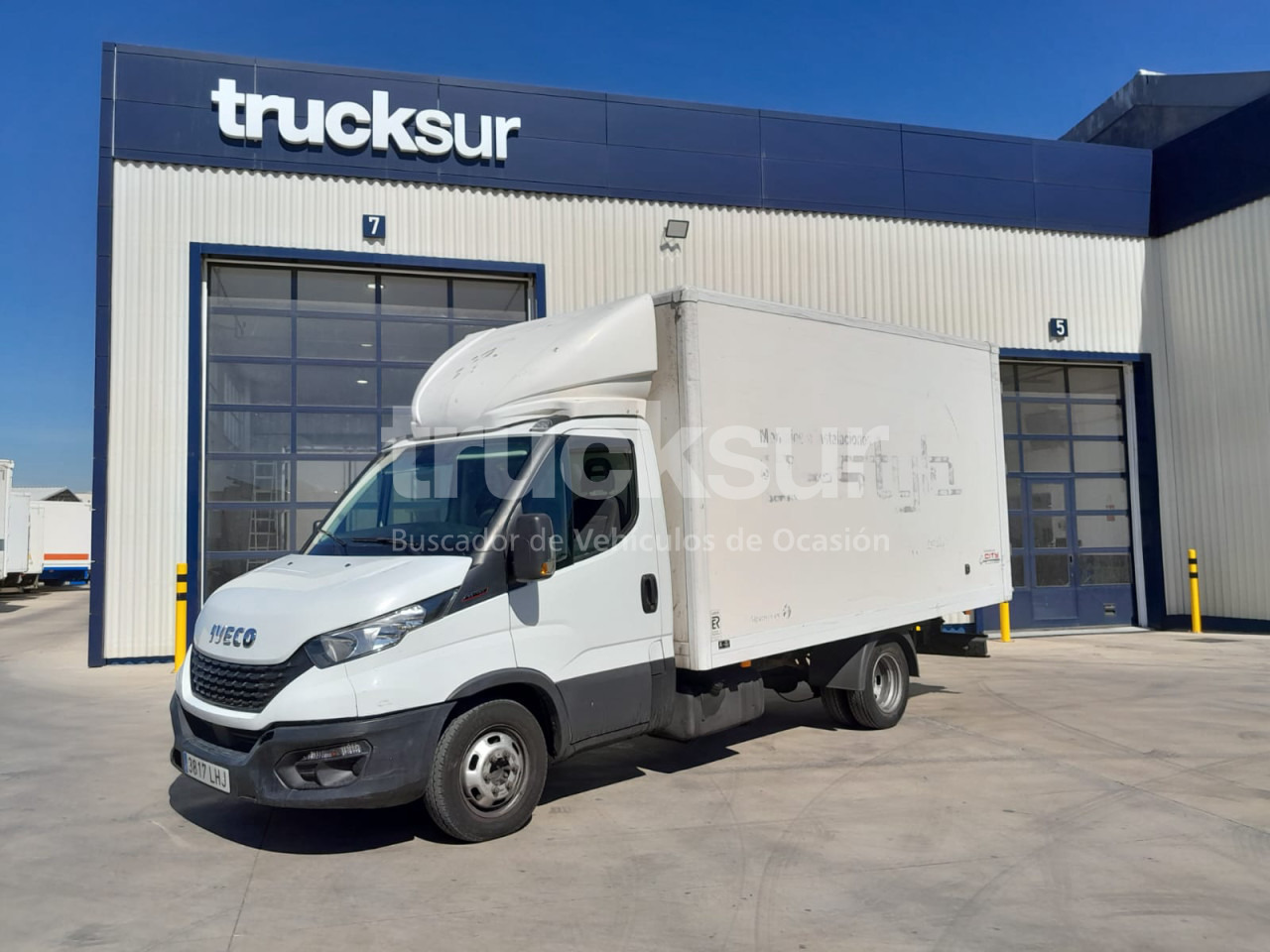 IVECO 35C16 GV - Carrinha de contentor: foto 2 IVECO 35C16 GV - Carrinha de contentor: foto 2