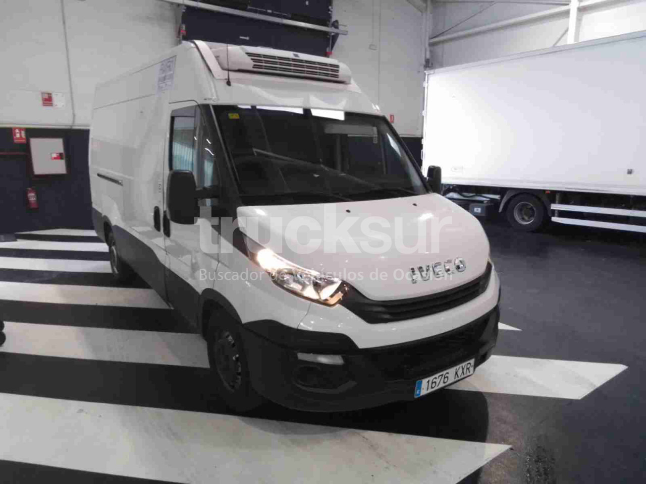 IVECO 35S14 FRC-X - Carrinha de contentor: foto 1 IVECO 35S14 FRC-X - Carrinha de contentor: foto 1