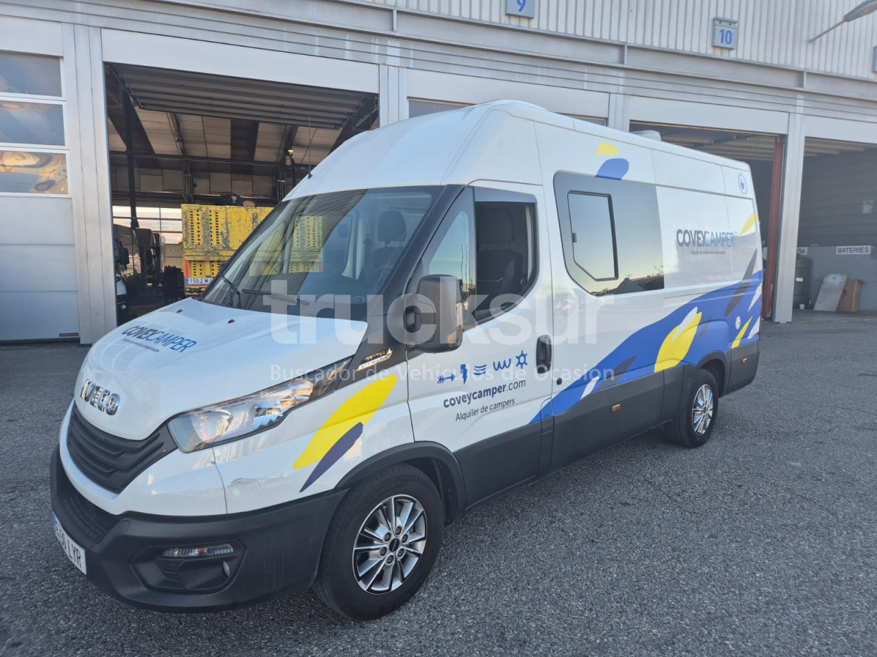 IVECO 35S16 CAMPER - Carrinha de contentor: foto 2 IVECO 35S16 CAMPER - Carrinha de contentor: foto 2