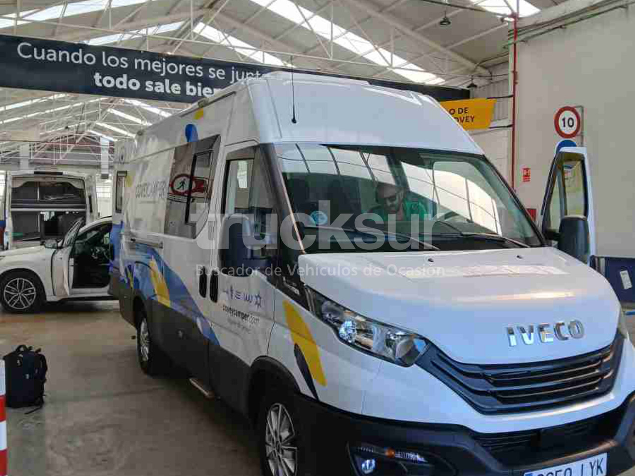 IVECO 35S16 CAMPER - Carrinha de contentor: foto 1 IVECO 35S16 CAMPER - Carrinha de contentor: foto 1