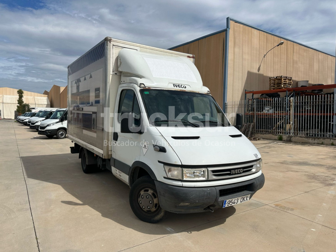 IVECO DAILY 35C14 - Carrinha de contentor: foto 2 IVECO DAILY 35C14 - Carrinha de contentor: foto 2