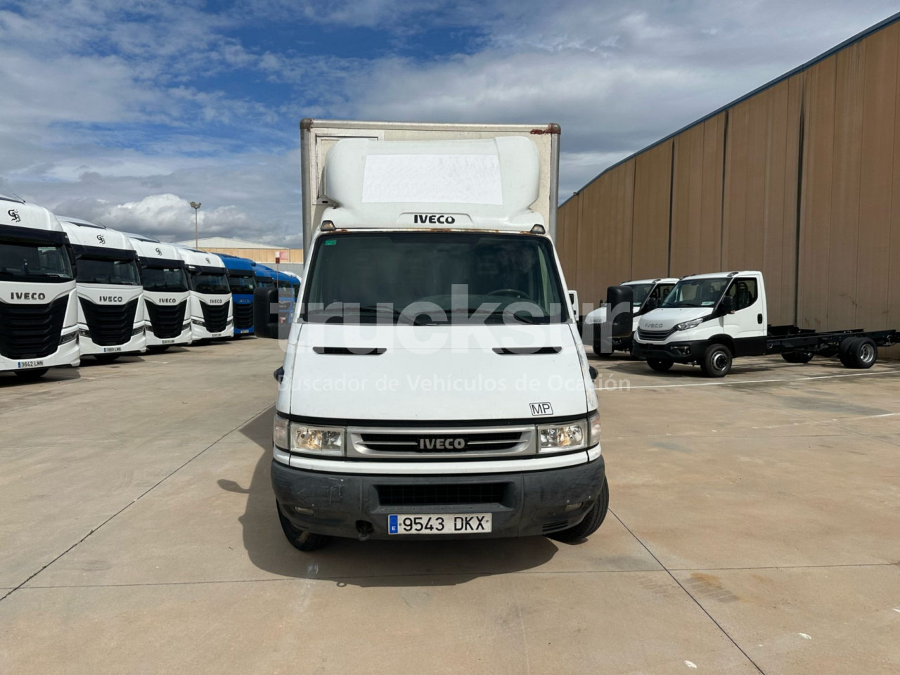 IVECO DAILY 35C14 - Carrinha de contentor: foto 3 IVECO DAILY 35C14 - Carrinha de contentor: foto 3