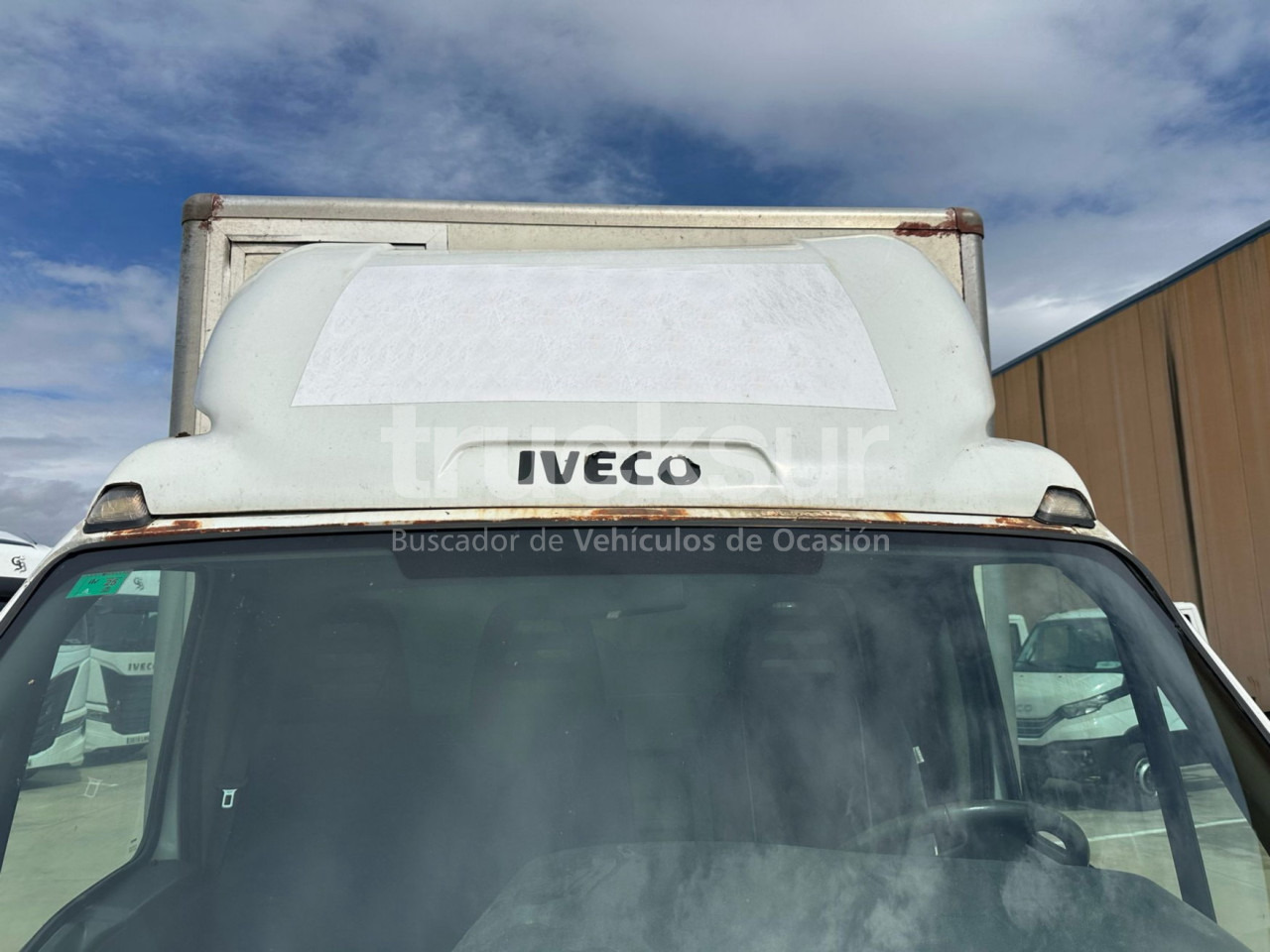 IVECO DAILY 35C14 - Carrinha de contentor: foto 4 IVECO DAILY 35C14 - Carrinha de contentor: foto 4