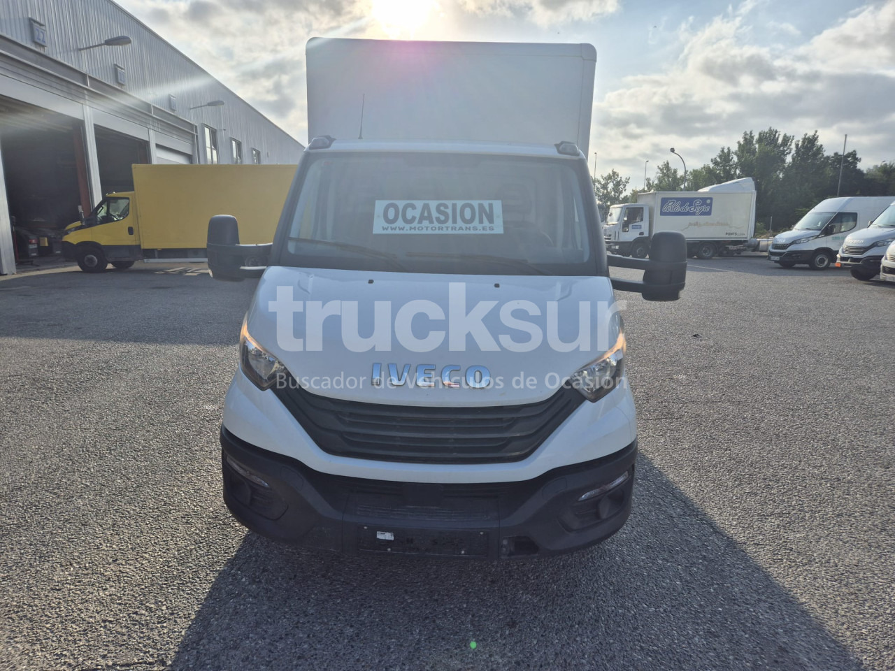 IVECO DAILY 35C16H - Carrinha de contentor: foto 3 IVECO DAILY 35C16H - Carrinha de contentor: foto 3