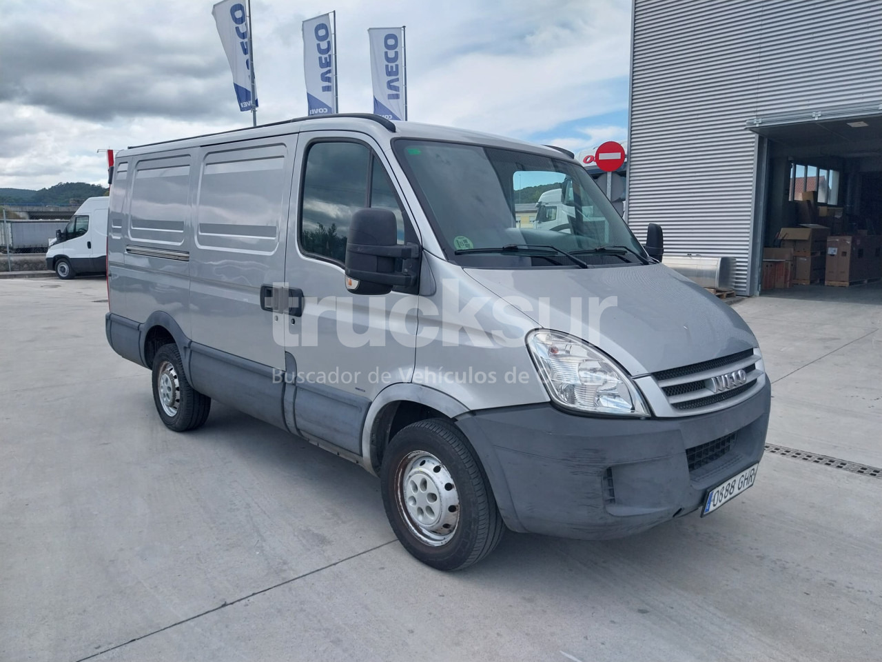 IVECO DAILY 35S12 7M3 - Carrinha de contentor: foto 2 IVECO DAILY 35S12 7M3 - Carrinha de contentor: foto 2