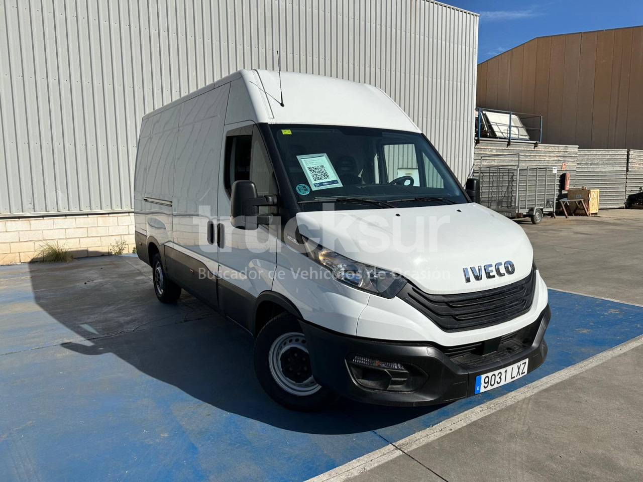 IVECO DAILY 35S16 F 12M3 - Carrinha de contentor: foto 2 IVECO DAILY 35S16 F 12M3 - Carrinha de contentor: foto 2