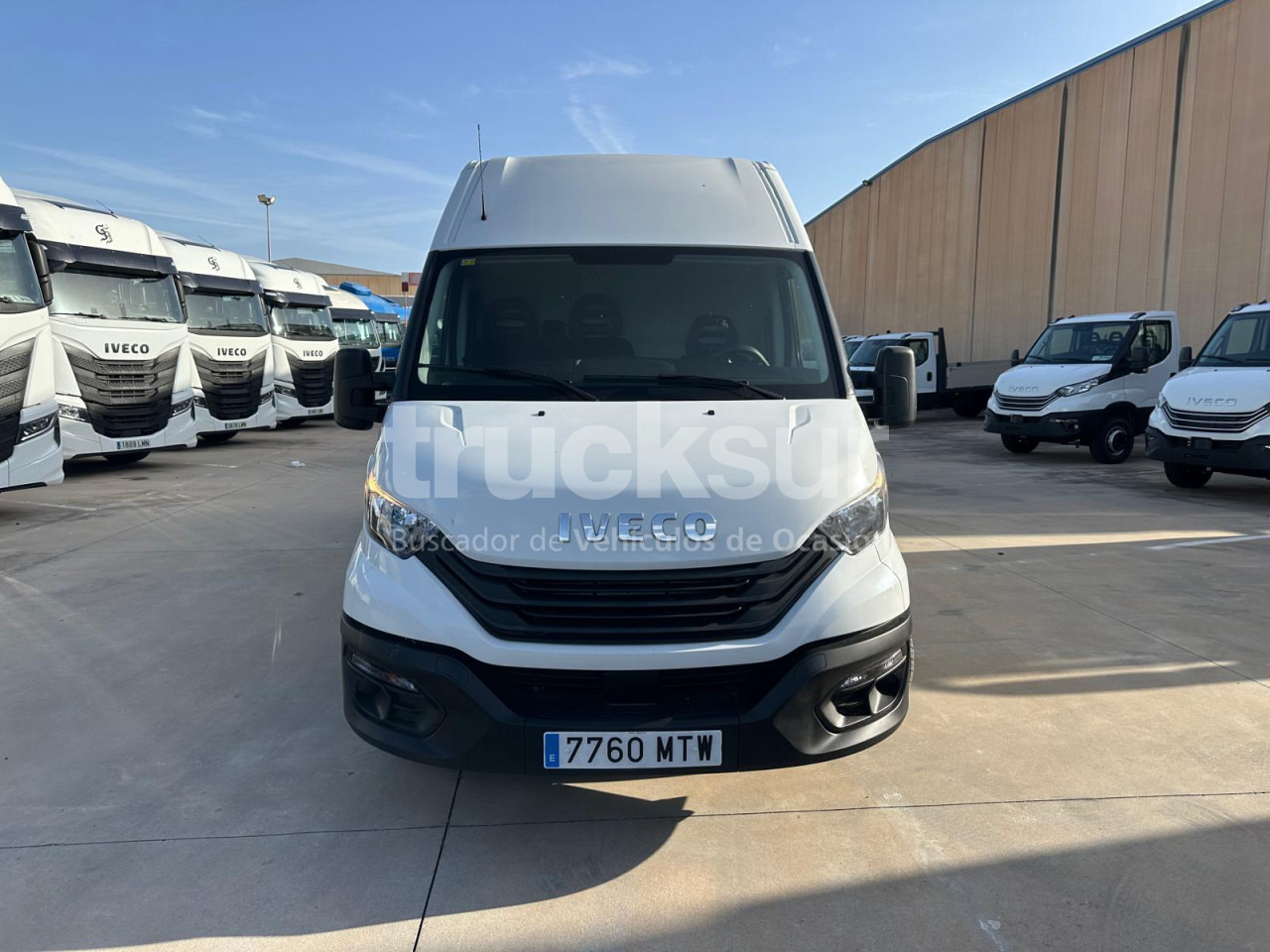 IVECO DAILY 35S16 F 16M3 - Carrinha de contentor: foto 3 IVECO DAILY 35S16 F 16M3 - Carrinha de contentor: foto 3