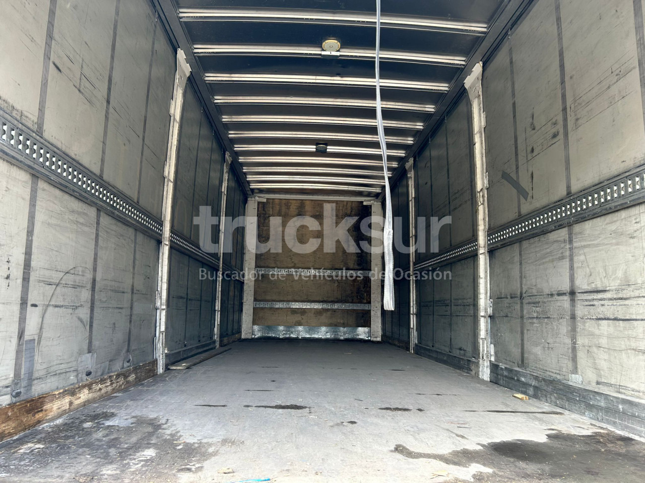 Caminhão com lona IVECO EUROCARGO ML160-250: foto 10 Caminhão com lona IVECO EUROCARGO ML160-250: foto 10