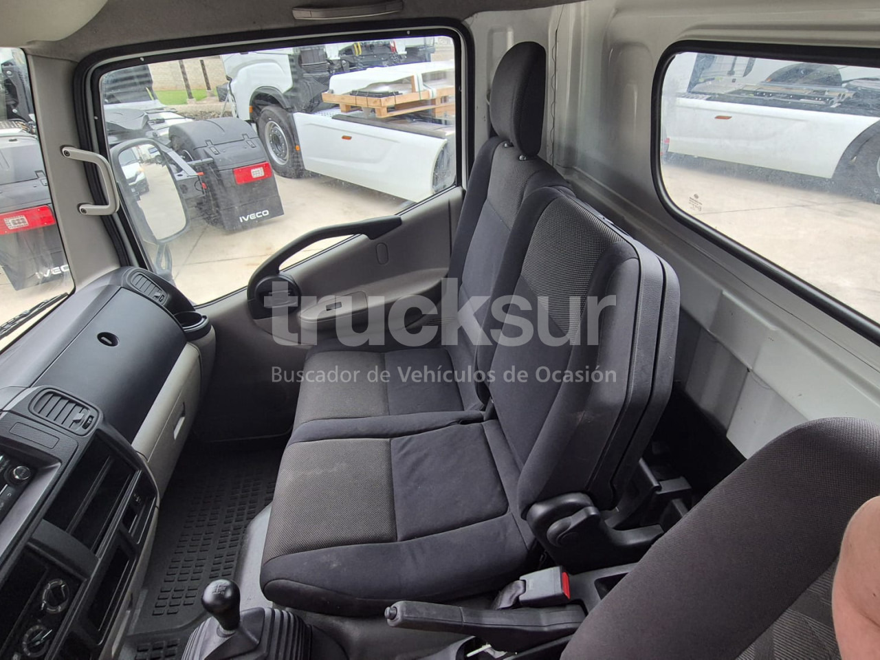 Caminhão chassi NISSAN NT 400: foto 11 Caminhão chassi NISSAN NT 400: foto 11