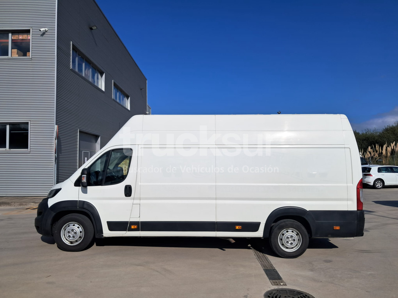PEUGEOT BOXER 435 L4H3 - Carrinha de contentor: foto 2 PEUGEOT BOXER 435 L4H3 - Carrinha de contentor: foto 2