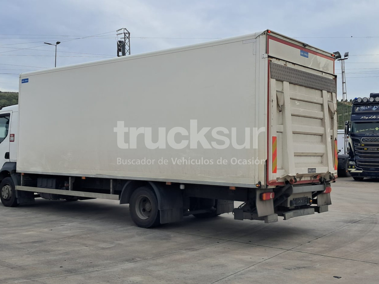 RENAULT D12.240 - Caminhão furgão: foto 4 RENAULT D12.240 - Caminhão furgão: foto 4