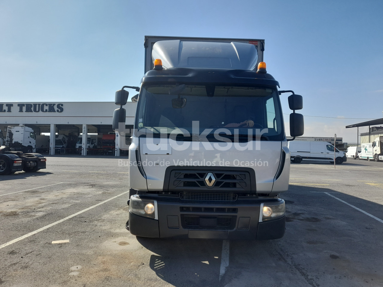 RENAULT D320.26 ejes 6x2*4 - Caminhão com lona: foto 3 RENAULT D320.26 ejes 6x2*4 - Caminhão com lona: foto 3