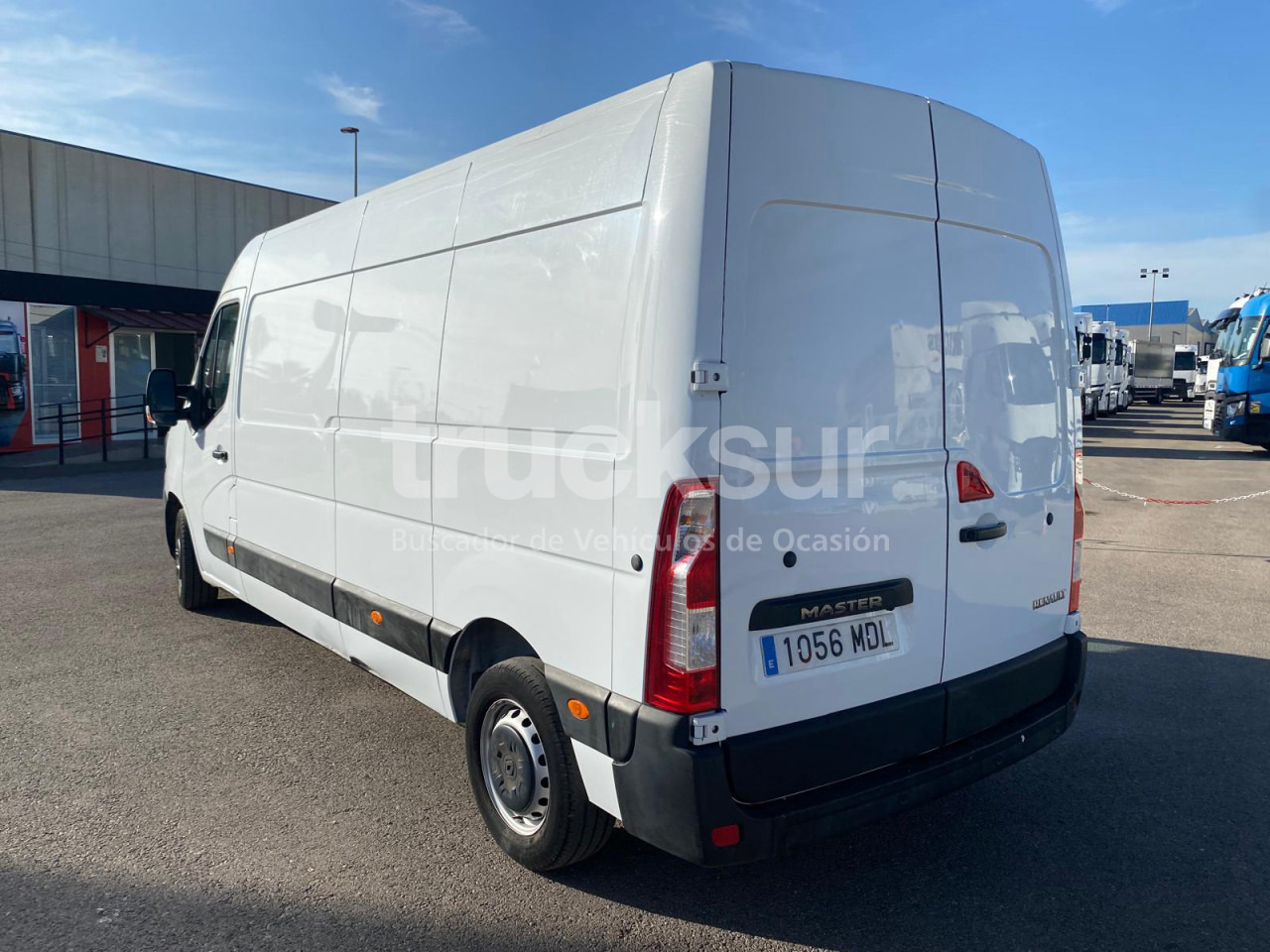 RENAULT MASTER 150.35 - Carrinha de contentor: foto 3 RENAULT MASTER 150.35 - Carrinha de contentor: foto 3
