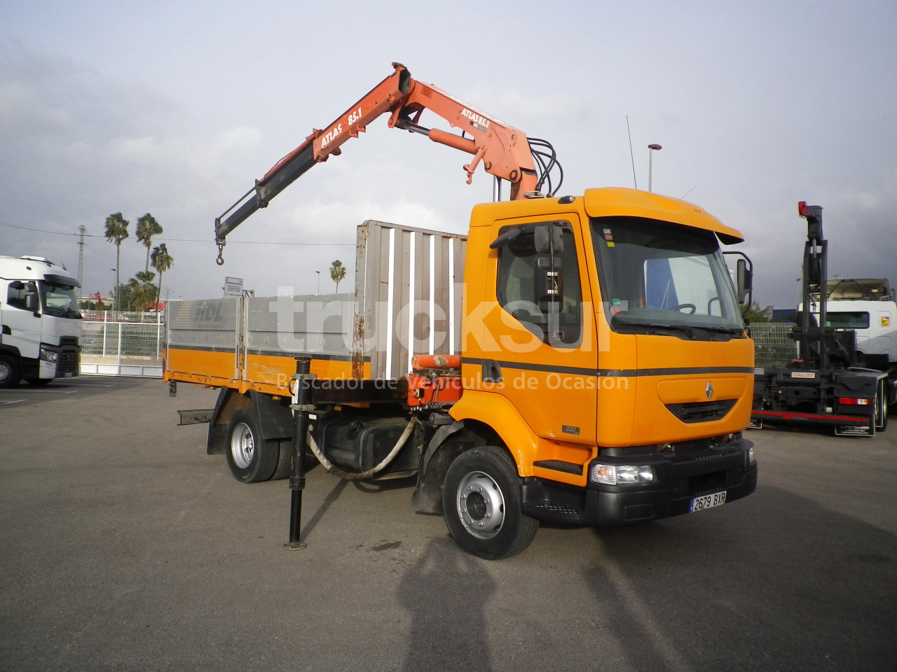 RENAULT MIDLUM 220.14C GRUA - Camião de caixa aberta/ Plataforma, Caminhão grua: foto 2 RENAULT MIDLUM 220.14C GRUA - Camião de caixa aberta/ Plataforma, Caminhão grua: foto 2