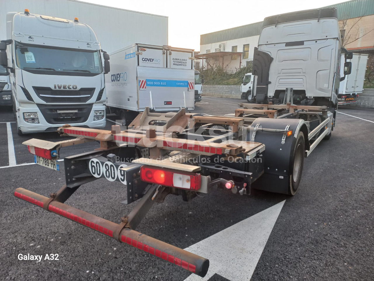 RENAULT T430 - Caminhão transportador de contêineres/ Caixa móvel: foto 3 RENAULT T430 - Caminhão transportador de contêineres/ Caixa móvel: foto 3