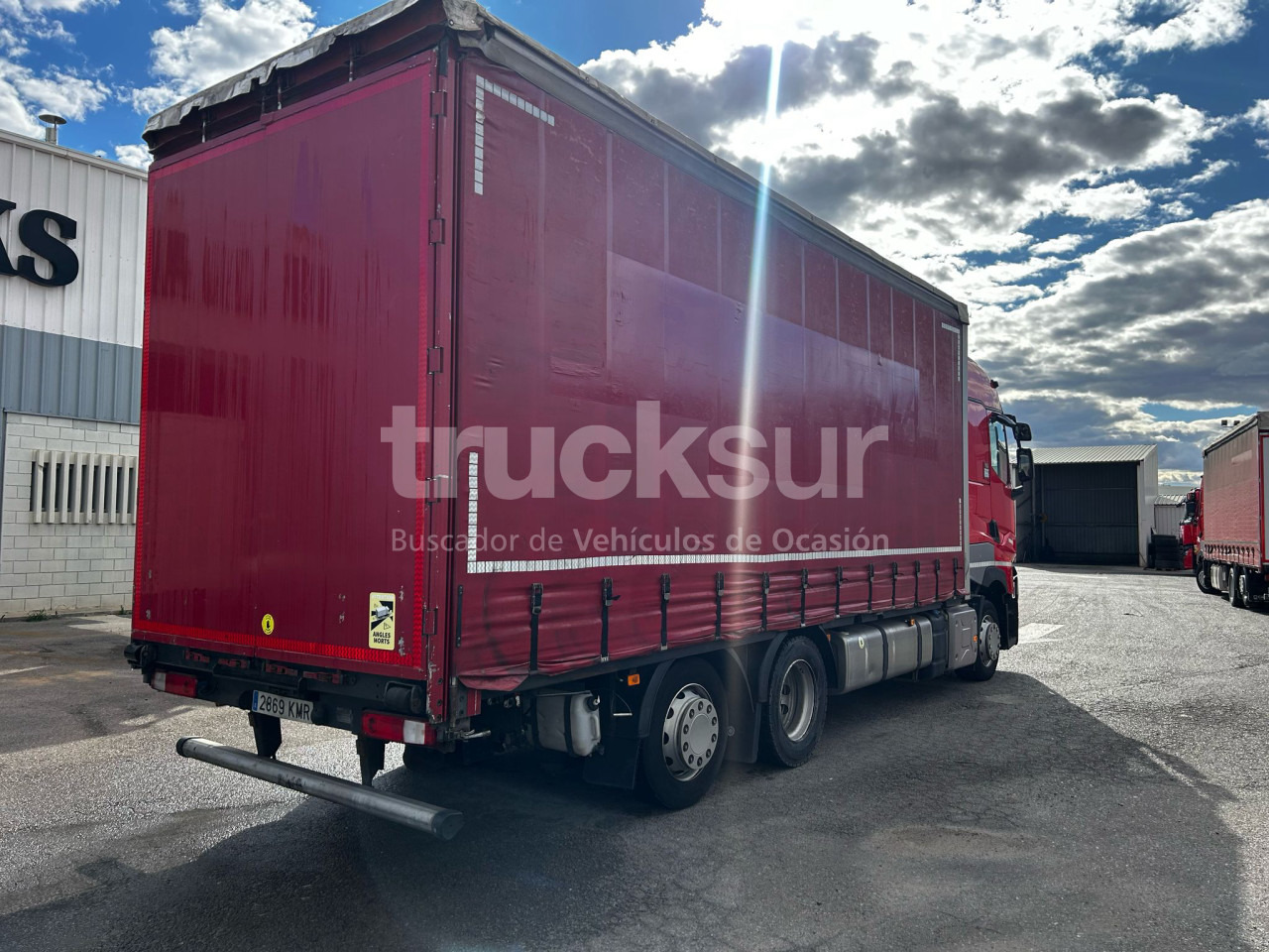 RENAULT T480 HIGH SLEEPER CAB 6X2*4 ejes 6x2*4 - Caminhão com lona: foto 3 RENAULT T480 HIGH SLEEPER CAB 6X2*4 ejes 6x2*4 - Caminhão com lona: foto 3