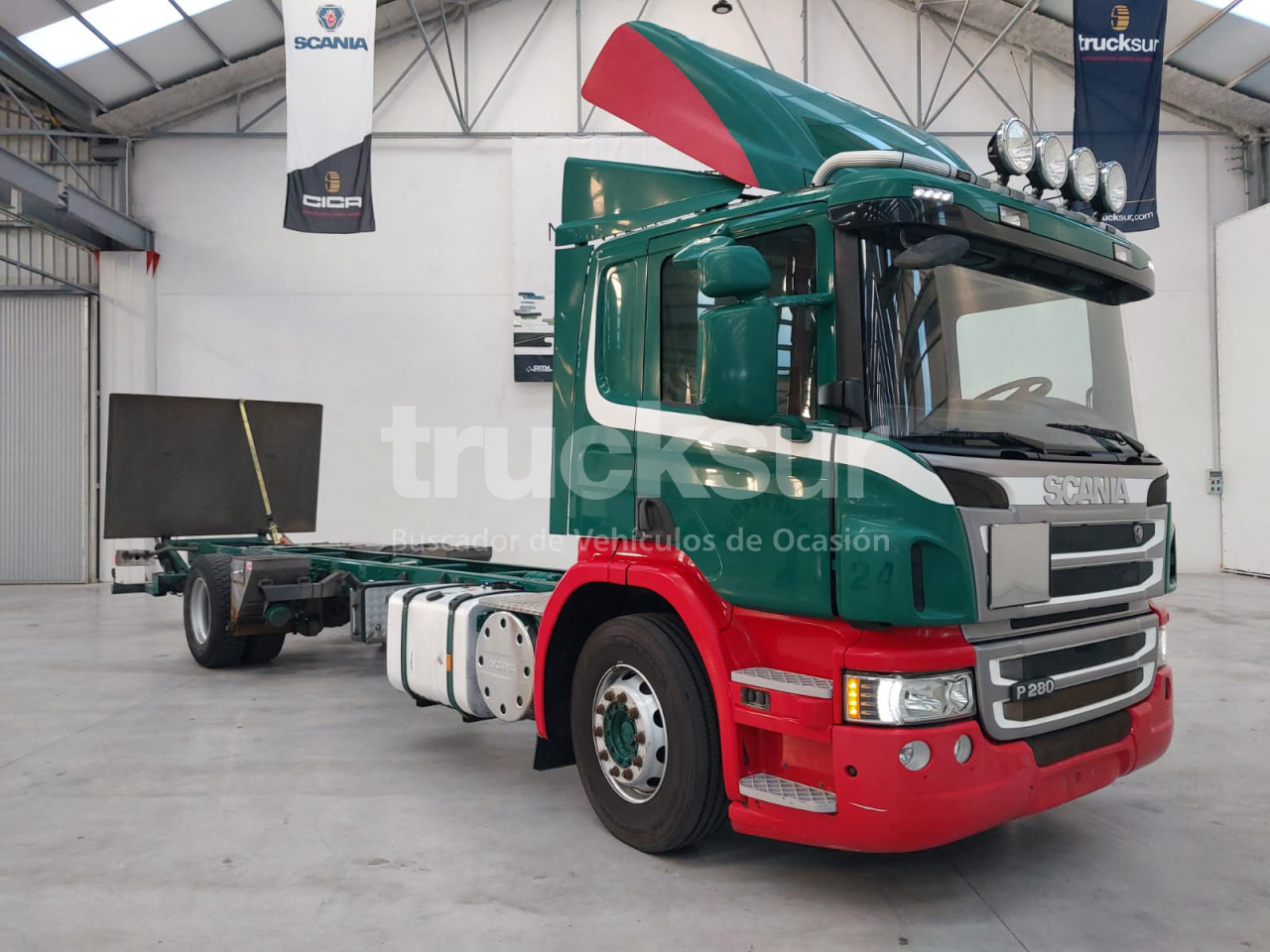 SCANIA P280.18 - Caminhão chassi: foto 2 SCANIA P280.18 - Caminhão chassi: foto 2