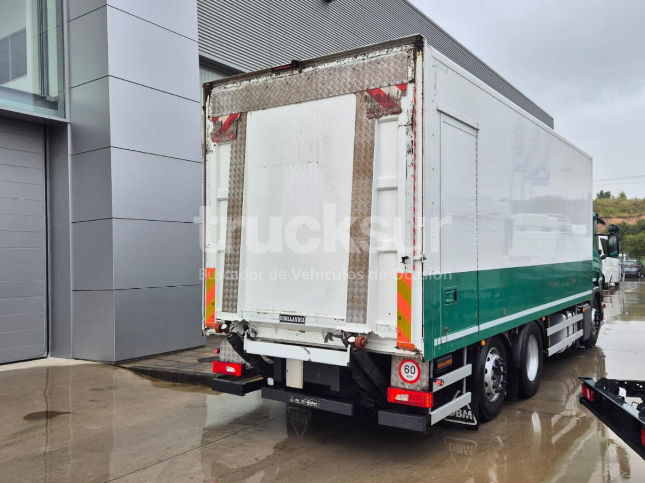 SCANIA P320.26 ejes 6x2*4 - Caminhão furgão: foto 3 SCANIA P320.26 ejes 6x2*4 - Caminhão furgão: foto 3